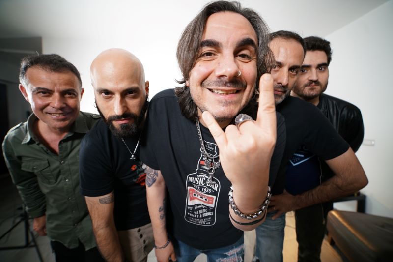 “Porco mondo”, intervista ai Mustang N° 5 sul nuovo album