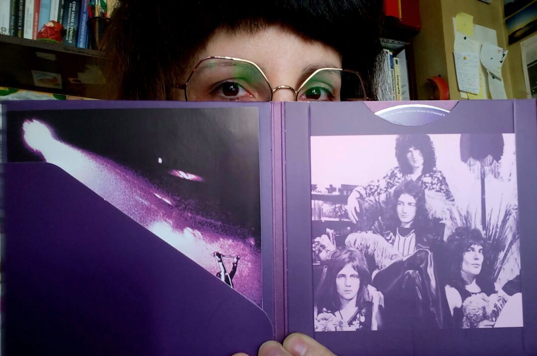 Io con l'album Queen 1 da The Queen Collection